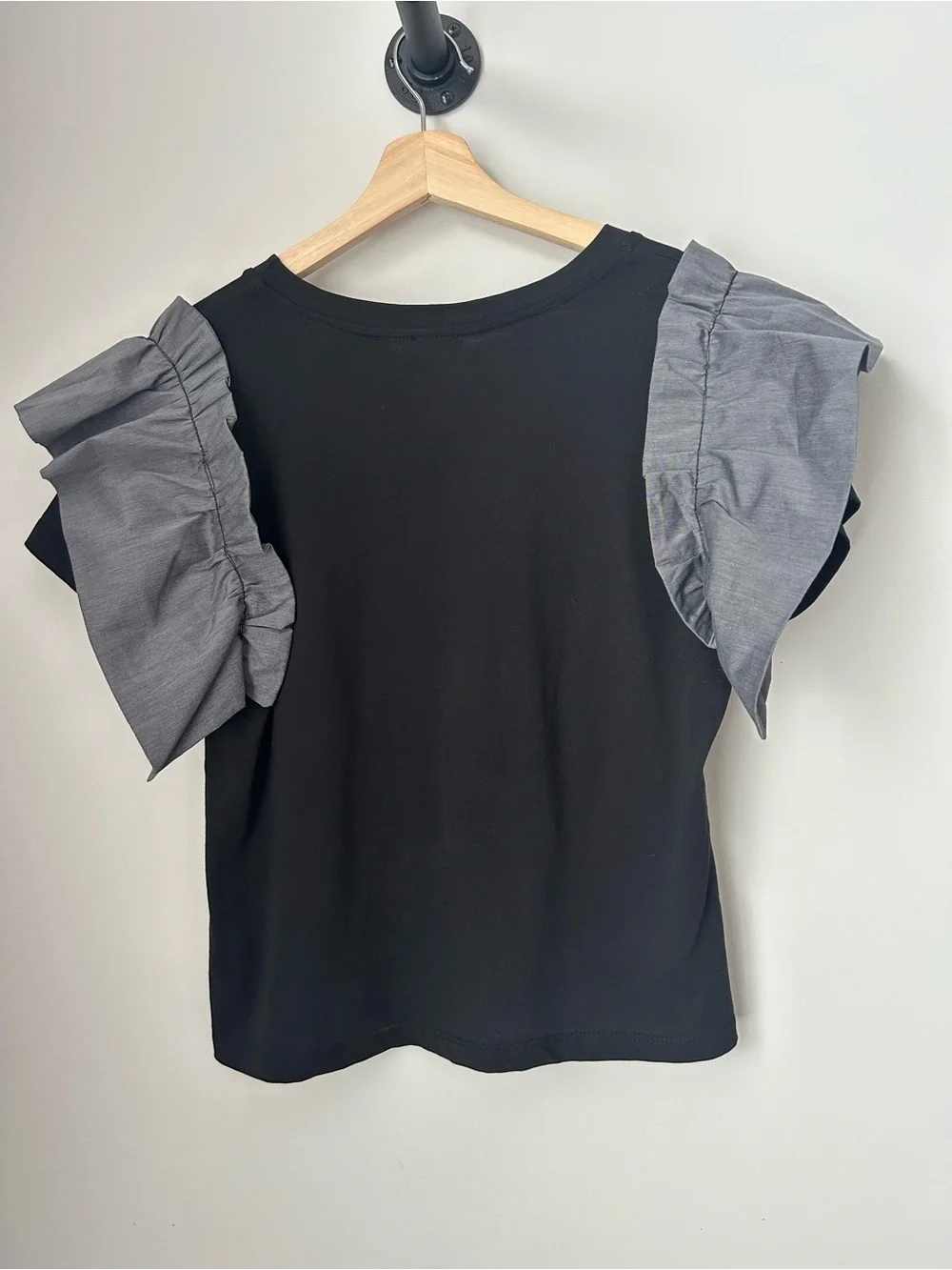 NÜ Ruffle Sleeve Tee - Picture 2 of 5